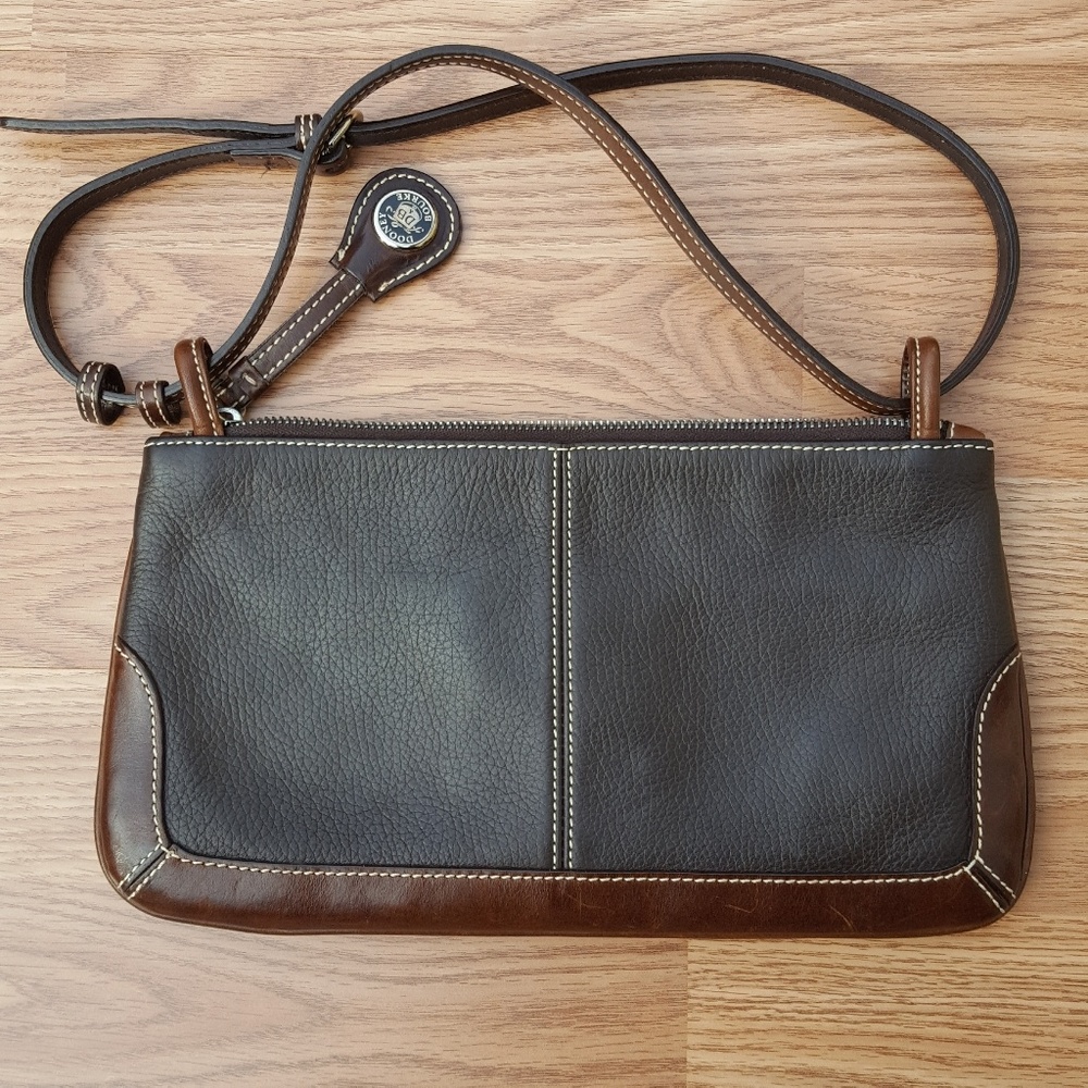 💥Dooney and Bourke vintage clutch shoulder bag 💥